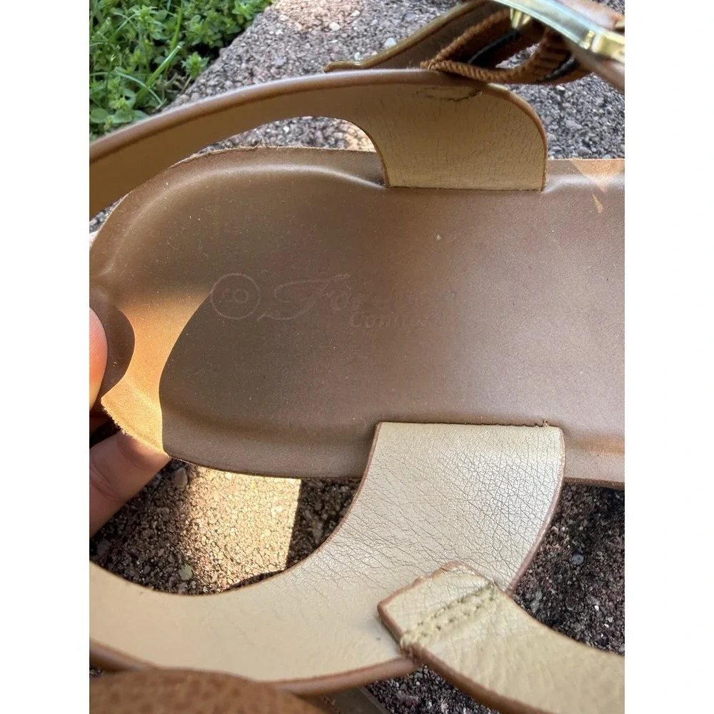 Forever Comfort Tan Faux Leather Buckle Flat Adjustable Strappy Sandals Size 8
